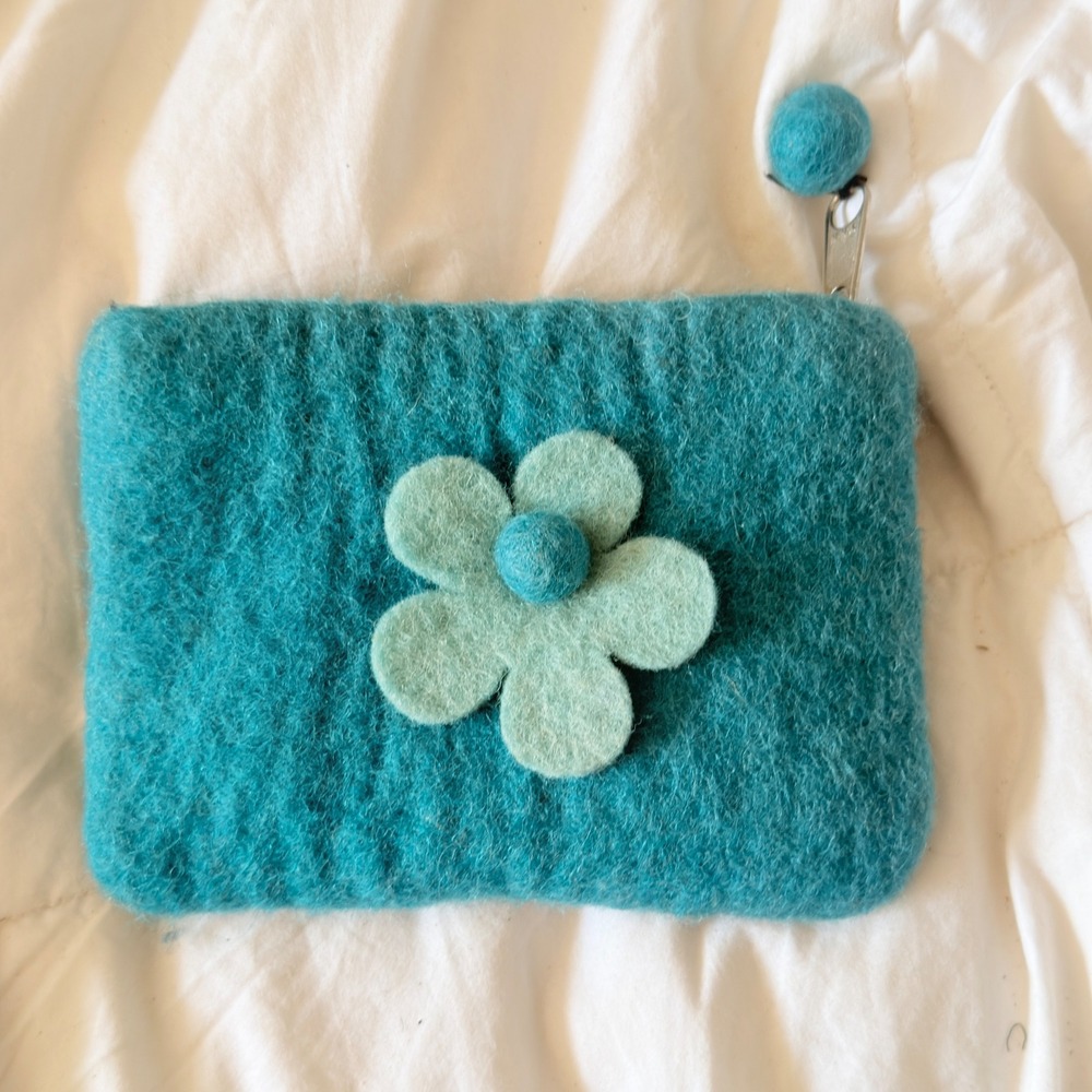 BNB Coin Purse Womens OS Teal Excellent Felted Wool Flower Boho Pouch Bag